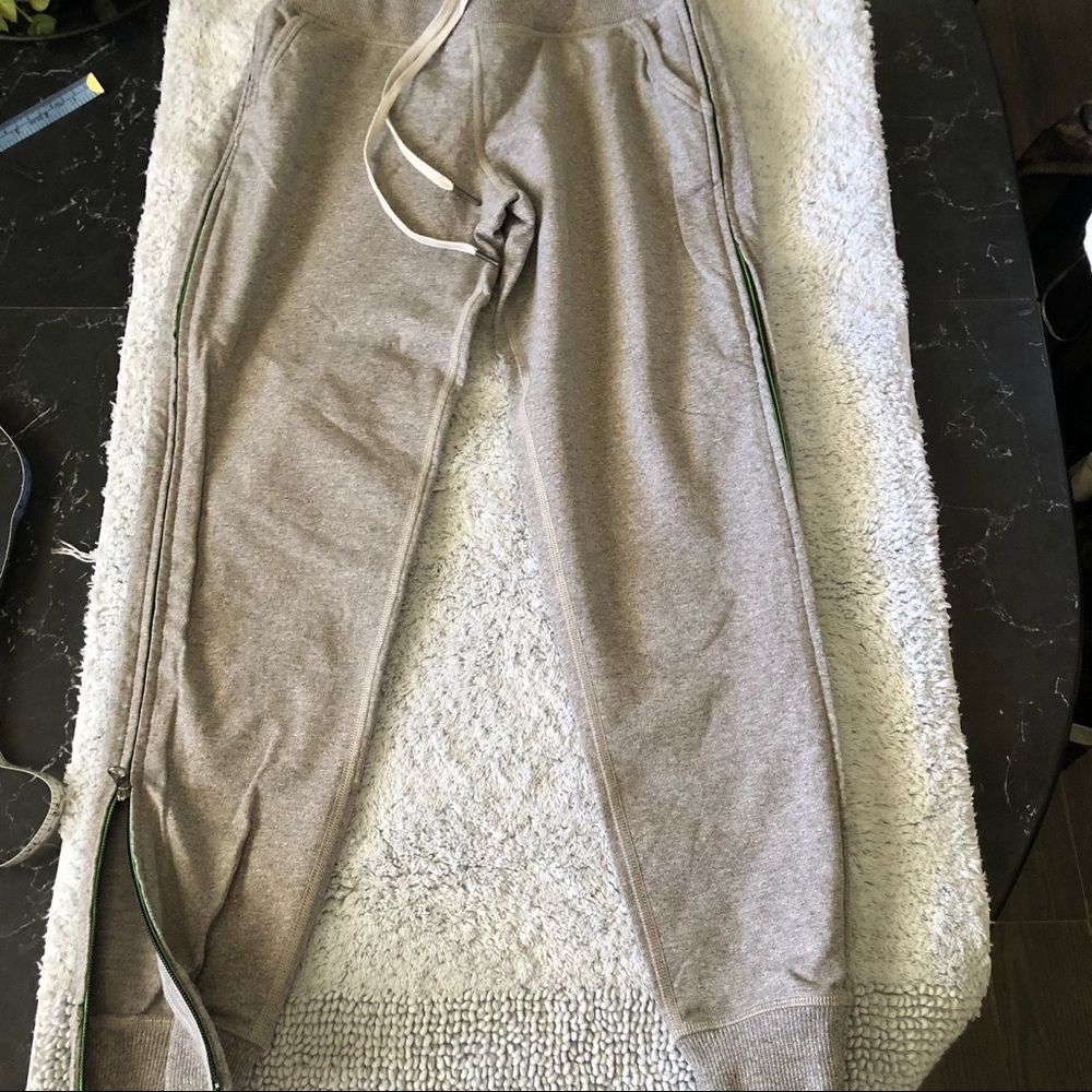 Lululemon No Sweatpants size 4